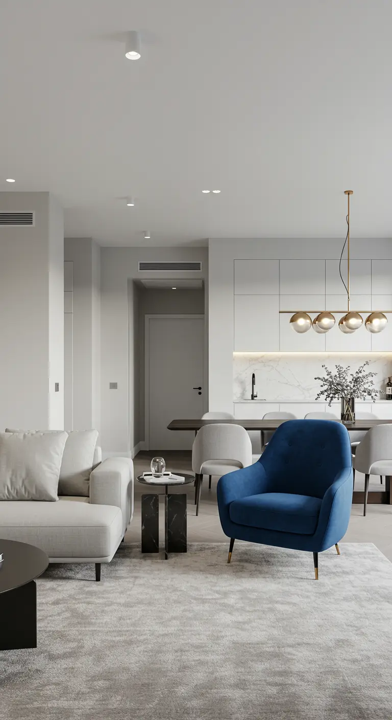 Modern interieur met een opvallende blauwe fluwelen fauteuil.
